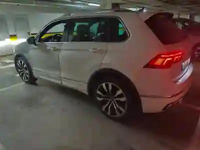 Volkswagen Tiguan 2021 - 28000 EUR, 82000 km - foto 5 de 10