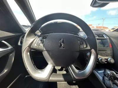 Citroën DS5 2013 - 10500 EUR, 205941 km - AUTO.MOTO.pt - 205941km - foto 12 de 22