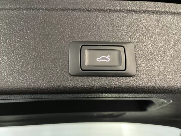 Audi A4 Avant 2022 - 22350 EUR, 172000 km - AUTO.MOTO.pt - 172000km - foto 34 de 36