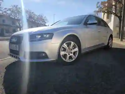 Audi A4 Avant 2010 - 10000 EUR, 232000 km - AUTO.MOTO.pt - 232000km - foto 2 de 10