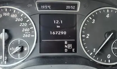 Mercedes-Benz B 180 2014 - 13999 EUR, 160000 km - AUTO.MOTO.pt - 160000km - foto 12 de 25