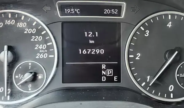 Mercedes-Benz B 180 2014 - 13999 EUR, 160000 km - AUTO.MOTO.pt - 160000km - foto 12 de 25