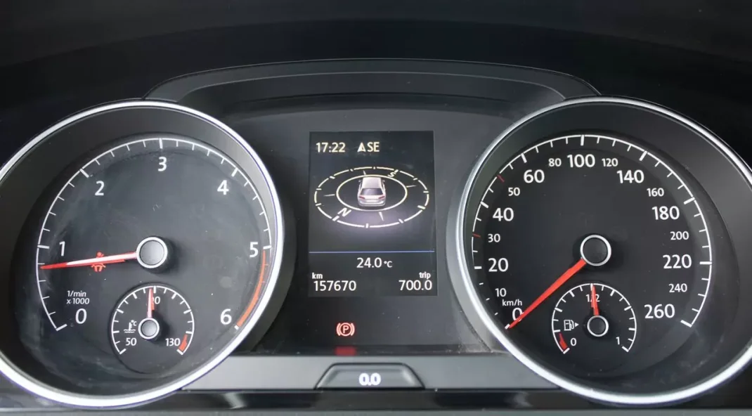 Volkswagen Golf Variant 2016 - 13490 EUR, 155000 km - AUTO.MOTO.pt - 155000km - foto 38 de 47
