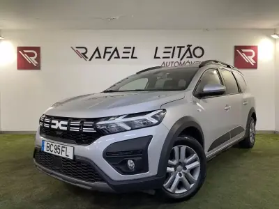Dacia Jogger 2023 - 16450 EUR, 81000 km - AUTO.MOTO.pt - 81000km - foto 2 de 31