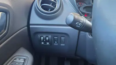 Renault Captur 2018 - 13990 EUR, 85000 km - AUTO.MOTO.pt - 85000km - foto 22 de 23
