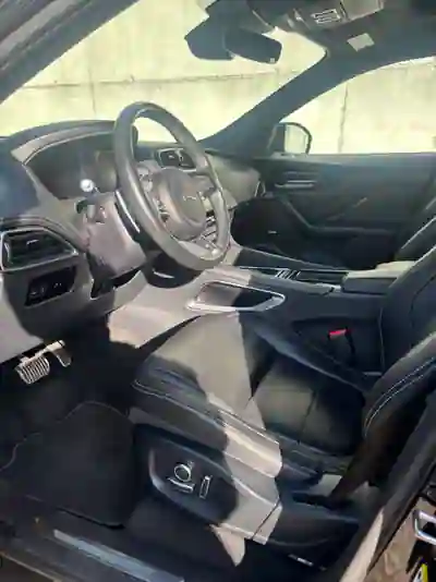 Jaguar F-Pace 2019 - 22900 EUR, 98500 km - 98500km - foto 7 de 13