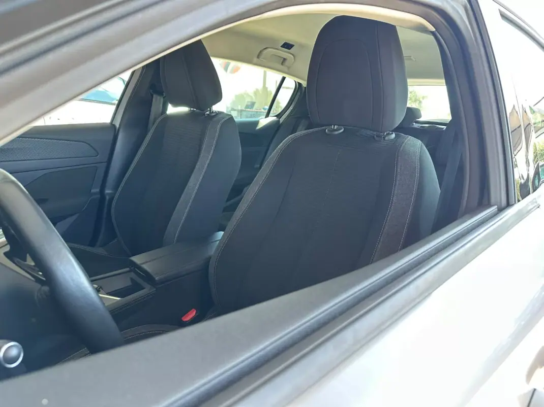 Peugeot 308 2022 - 21900 EUR, 30261 km - 30261km - foto 13 de 28