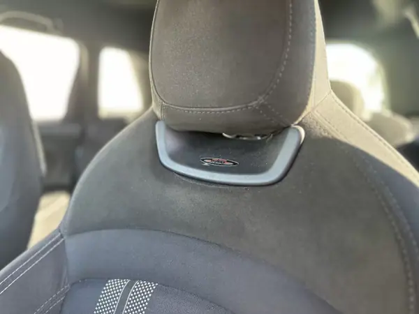MINI 5 Portas 2019 - 15790 EUR, 179000 km - AUTO.MOTO.pt - 179000km - foto 14 de 39