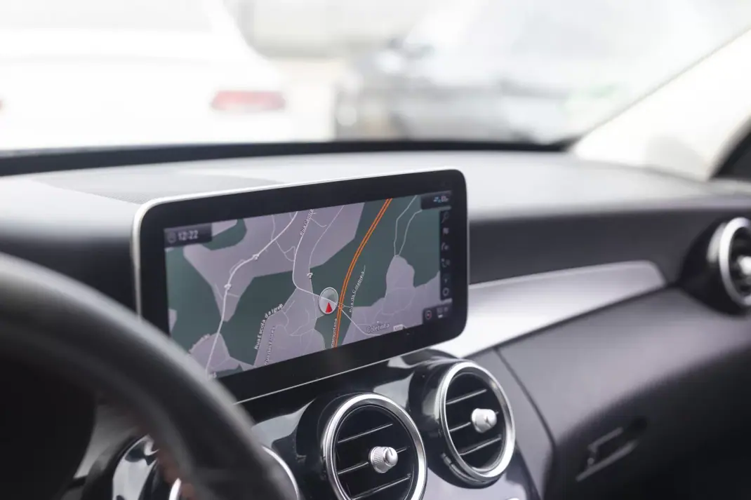 Mercedes-Benz C 180 2019 - 21900 EUR, 186430 km - AUTO.MOTO.pt - 186430km - foto 19 de 36