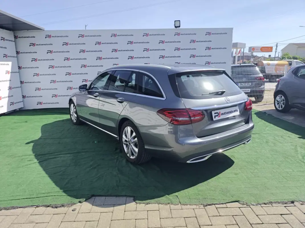 Mercedes-Benz C 180 2018 - 20990 EUR, 221000 km - AUTO.MOTO.pt - 221000km - foto 7 de 18