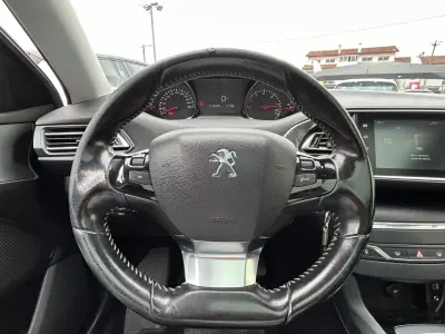 Peugeot 308 2015 - 10750 EUR, 210520 km - 210520km - foto 11 de 22