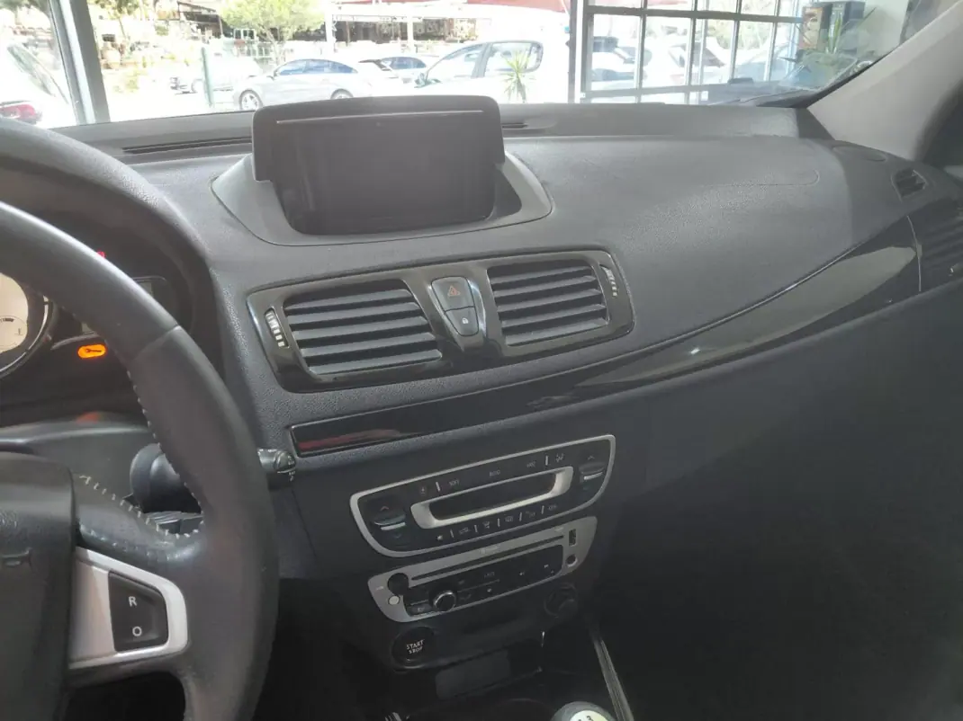 Renault Mégane Sport Tourer 2012 - 4950 EUR, 277000 km - 277000km - foto 12 de 22