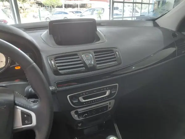 Renault Mégane Sport Tourer 2012 - 4950 EUR, 277000 km - 277000km - foto 12 de 22
