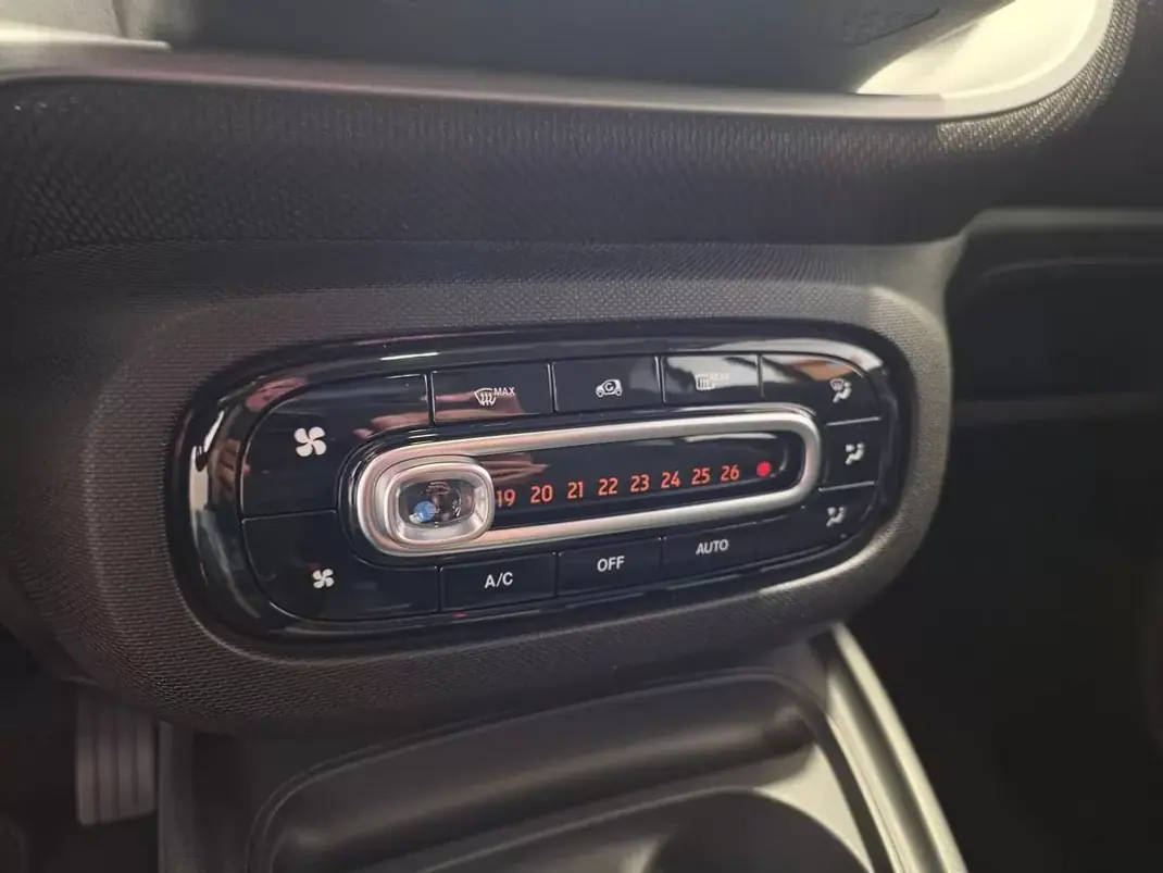 Smart ForTwo Coupé 2018 - 11280 EUR, 51580 km - 51580km - foto 20 de 29