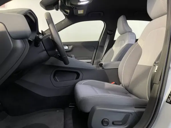 Polestar 2 2022 - 35500 EUR, 39000 km - 39000km - foto 12 de 43