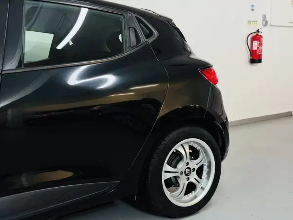 Renault Clio 2012 - 5750 EUR, 228000 km - AUTO.MOTO.pt - 228000km - foto 12 de 44