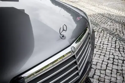 Mercedes-Benz E 220 2010 - 10990 EUR, 489933 km - AUTO.MOTO.pt - 489933km - foto 9 de 41