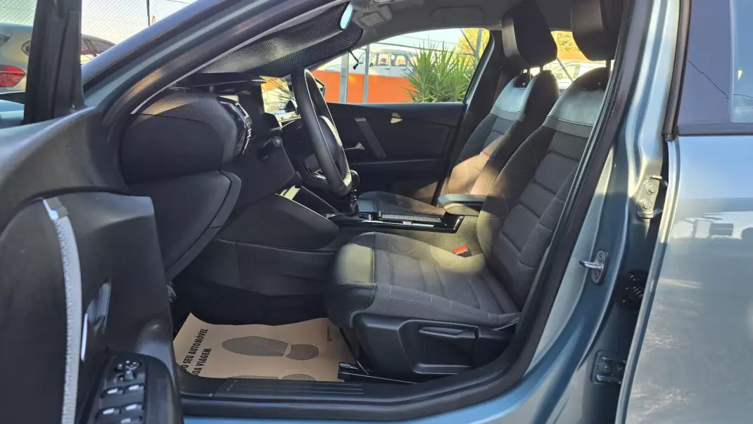Citroën C4 2023 - 17250 EUR, 13300 km - 13300km - foto 11 de 23