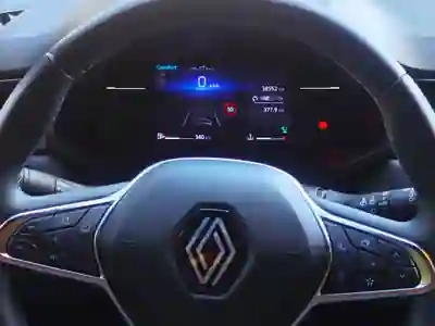 Renault Captur 2024 - 20990 EUR, 38700 km - 38700km - foto 6 de 10