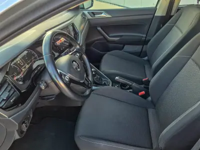 Volkswagen Polo 2018 - 12900 EUR, 99947 km - AUTO.MOTO.pt - 99947km - foto 8 de 11