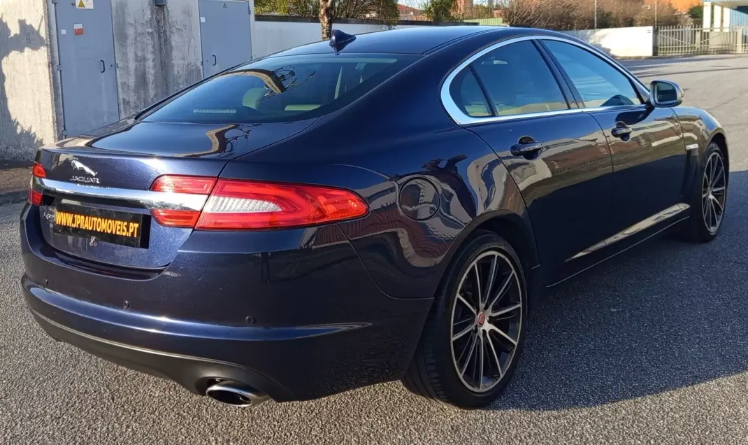 Jaguar XF 2014 - 13990 EUR, 192200 km - AUTO.MOTO.pt - 192200km - foto 5 de 18