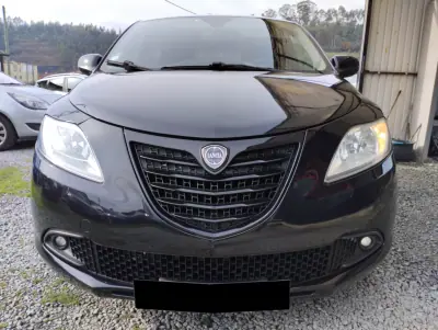 Lancia Ypsilon 2014 — foto 2 de 21