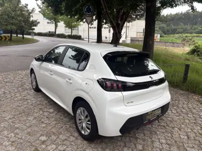 Peugeot 208 2022 - 12800 EUR, 71234 km - AUTO.MOTO.pt - 71234km - foto 7 de 25
