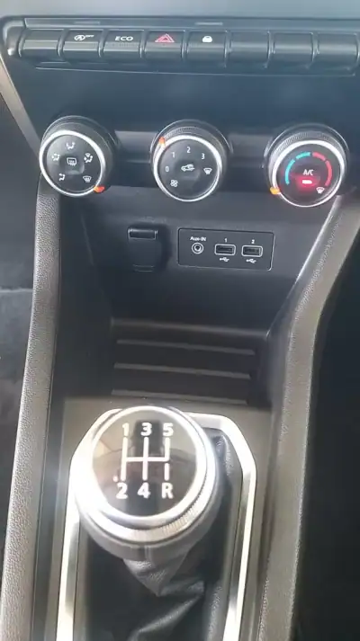 Renault Clio 2020 - 13690 EUR, 114437 km - AUTO.MOTO.pt - 114437km - foto 39 de 42