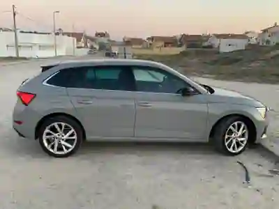 Skoda Scala 2020 - 16750 EUR, 100000 km - AUTO.MOTO.pt - 100000km - foto 9 de 13