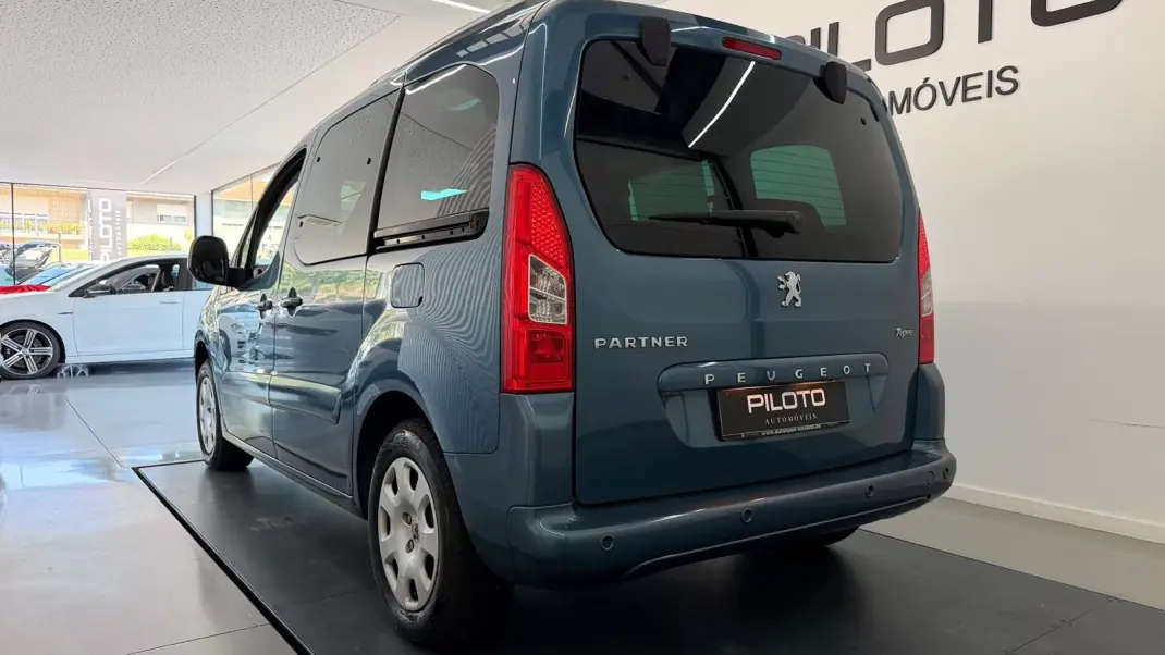 Peugeot Partner 2011 - 9990 EUR, 165710 km - 165710km - foto 6 de 21