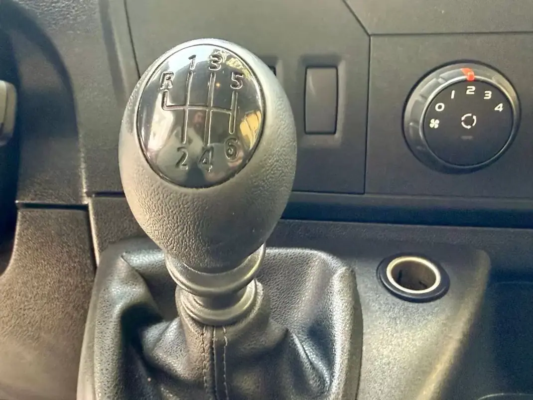 Renault Master 2.3 DCI L2H2 2020 - 17990 EUR, 144250 km - AUTO.MOTO.pt - 144250km - foto 28 de 38