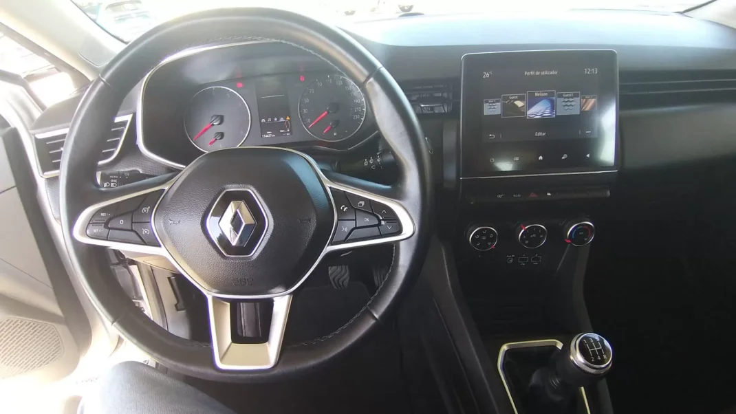 Renault Clio 2020 - 13690 EUR, 114437 km - AUTO.MOTO.pt - 114437km - foto 17 de 42