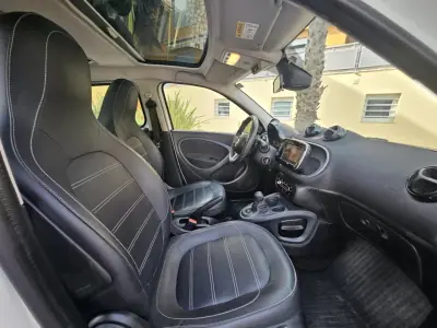 Smart ForFour 2018 - 12890 EUR, 75000 km - AUTO.MOTO.pt - 75000km - foto 9 de 12
