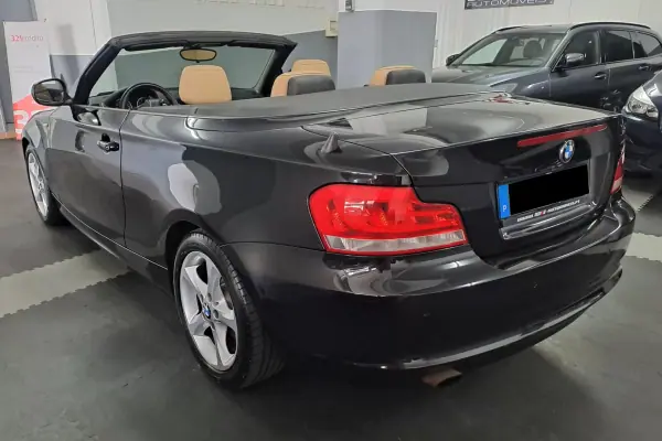 BMW 118 2011 - 15000 EUR, 126000 km - AUTO.MOTO.pt - 126000km - foto 7 de 23