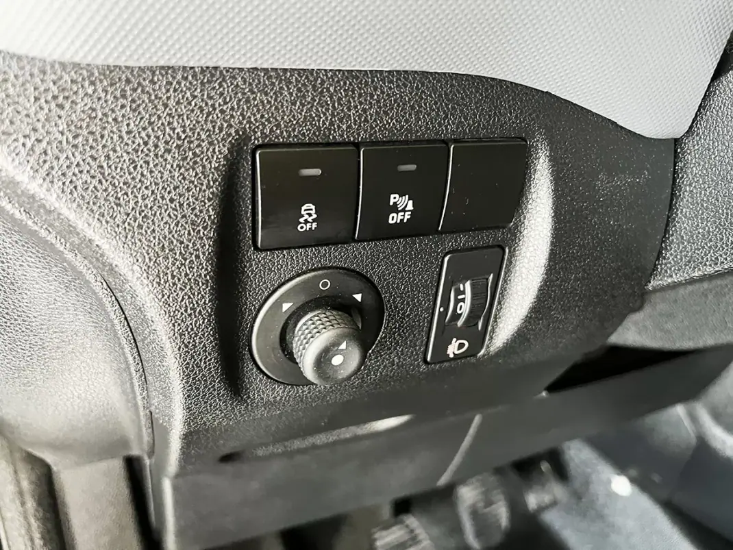 Citroën Berlingo 1.6 BlueHDi L1 Club 3L 2018 - 12600 EUR, 143113 km - AUTO.MOTO.pt - 143113km - foto 17 de 20