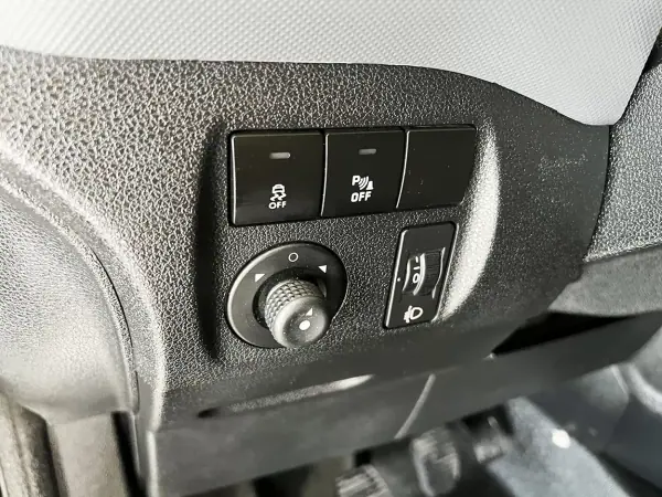 Citroën Berlingo 1.6 BlueHDi L1 Club 3L 2018 - 9900 EUR, 143113 km - AUTO.MOTO.pt - 143113km - foto 17 de 20