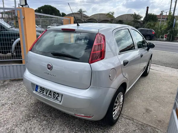 Fiat Punto 2018 - 7950 EUR, 94784 km - 94784km - foto 10 de 20