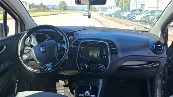 Renault Captur 2016 - 14500 EUR, 145213 km - 145213km - foto 9 de 11