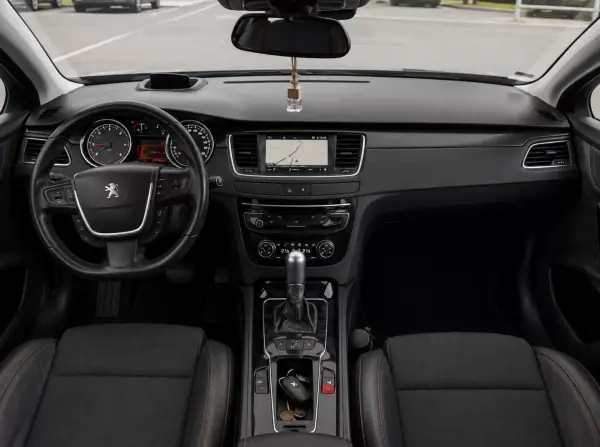 Peugeot 508 SW 2017 - 9900 EUR, 144572 km - AUTO.MOTO.pt - 144572km - foto 9 de 9