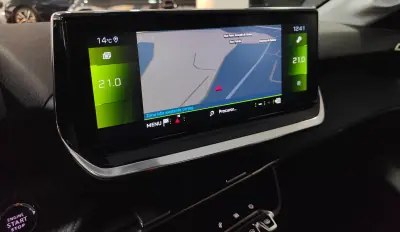 Peugeot 208 2019 - 14500 EUR, 90000 km - AUTO.MOTO.pt - 90000km - foto 51 de 60