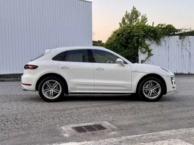 Porsche Macan 2016 - 45990 EUR, 132000 km - AUTO.MOTO.pt - 132000km - foto 8 de 34
