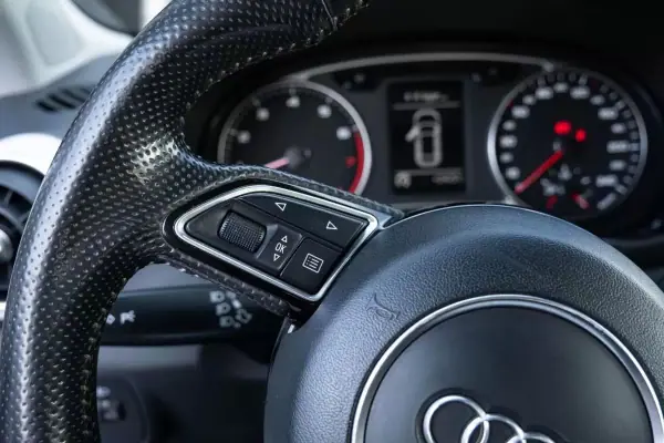 Audi A1 Sportback 2014 - 12999 EUR, 166122 km - AUTO.MOTO.pt - 166122km - foto 22 de 25