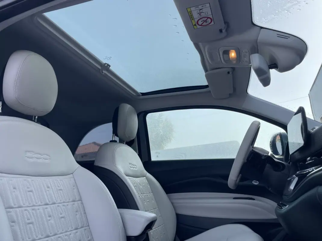 Fiat 500e 2022 - 17995 EUR, 18338 km - AUTO.MOTO.pt - 18338km - foto 5 de 45