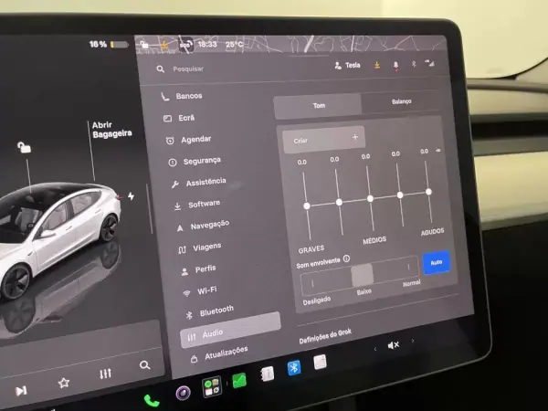Tesla Model 3 2023 - 29750 EUR, 68000 km - AUTO.MOTO.pt - 68000km - foto 24 de 44