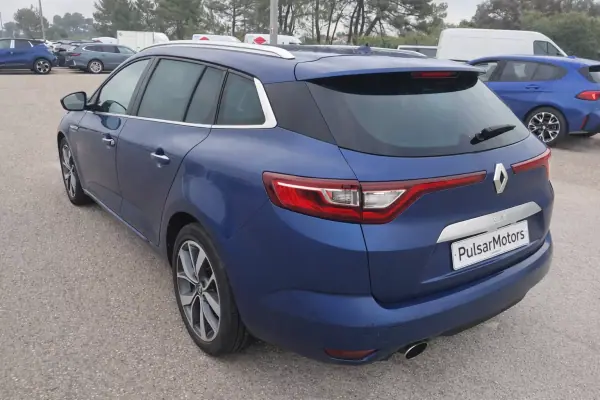 Renault Mégane 2017 - 9900 EUR, 185404 km - AUTO.MOTO.pt - 185404km - foto 3 de 11
