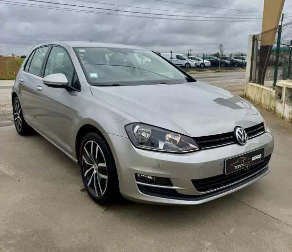 Volkswagen Golf 2016 - 18900 EUR, 98000 km - AUTO.MOTO.pt - 98000km - foto 16 de 27