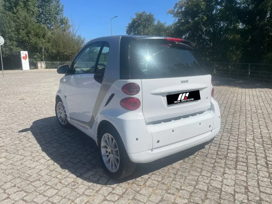 Smart ForTwo 2011 - 5900 EUR, 130000 km - 130000km - foto 4 de 7
