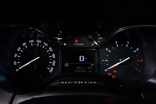 Citroën C3 Aircross 2021 - 14900 EUR, 48850 km - AUTO.MOTO.pt - 48850km - foto 24 de 33