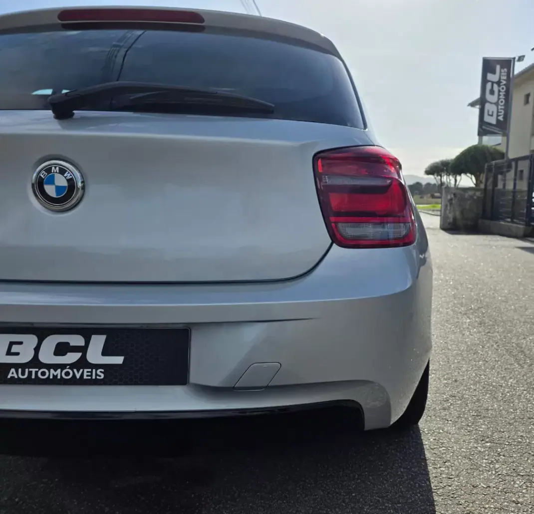 BMW 116 2014 - 11990 EUR, 180000 km - AUTO.MOTO.pt - 180000km - foto 9 de 32