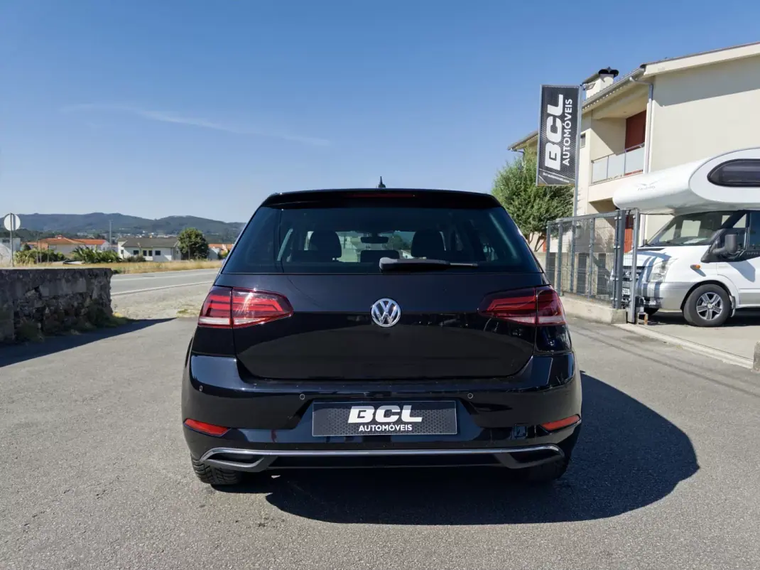 Volkswagen Golf 2018 - 14990 EUR, 105000 km - 105000km - foto 6 de 43